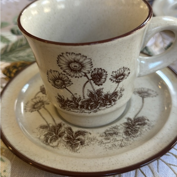 Noritake -Desert Flowers Pattern-Coffee/Tea Cups Saucers